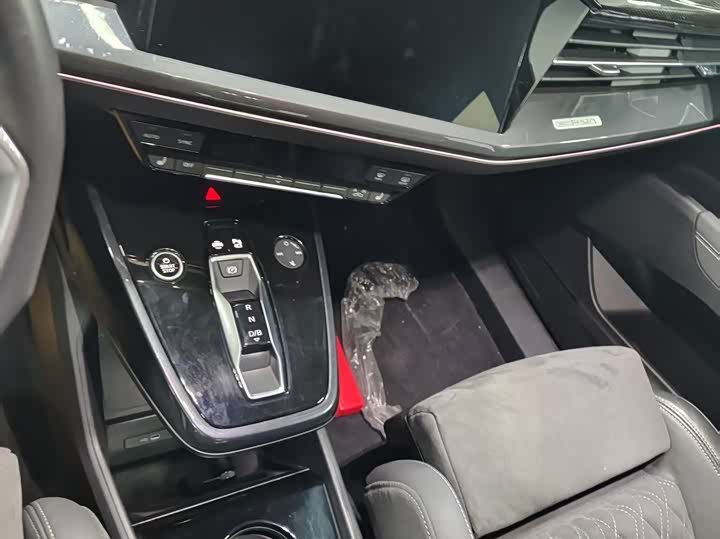 Фото 5 - Audi Q4 e-tron