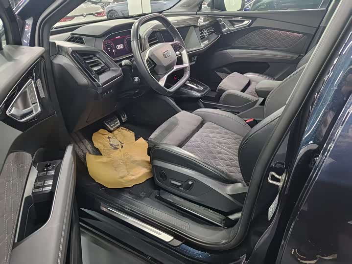 Фото 8 - Audi Q4 e-tron