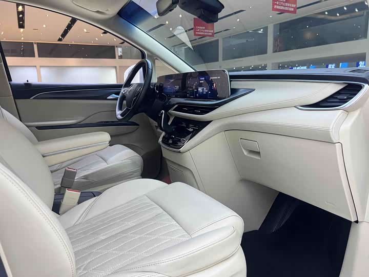 Фото 7 - Buick GL8 ES