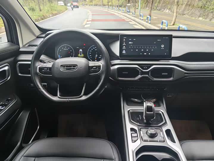 Фото 5 - Geely Okavango