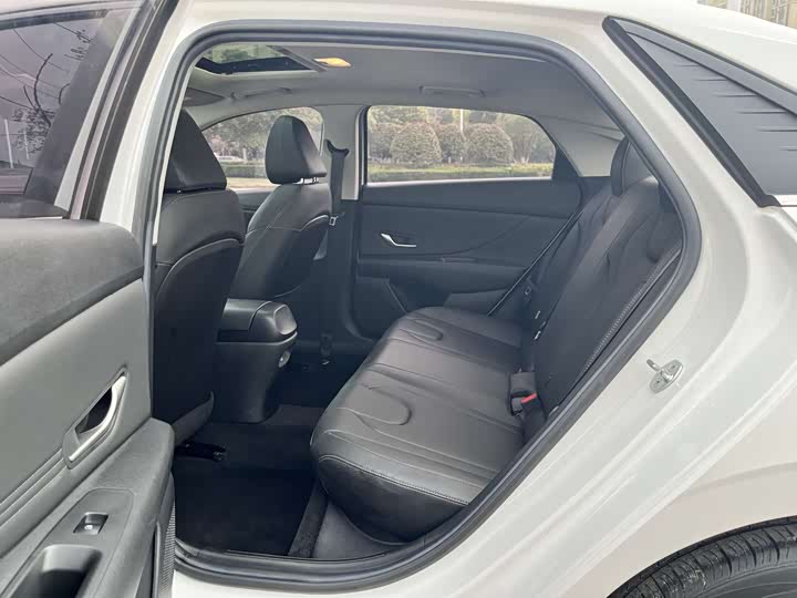 Фото 4 - Hyundai Elantra N line