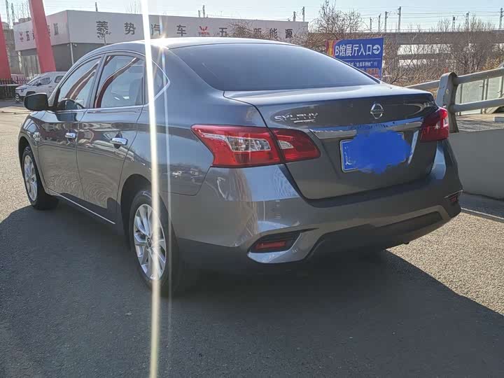 Фото 3 - Nissan Sylphy