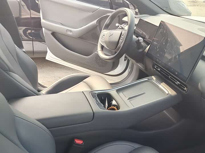 Фото 3 - XPeng F57