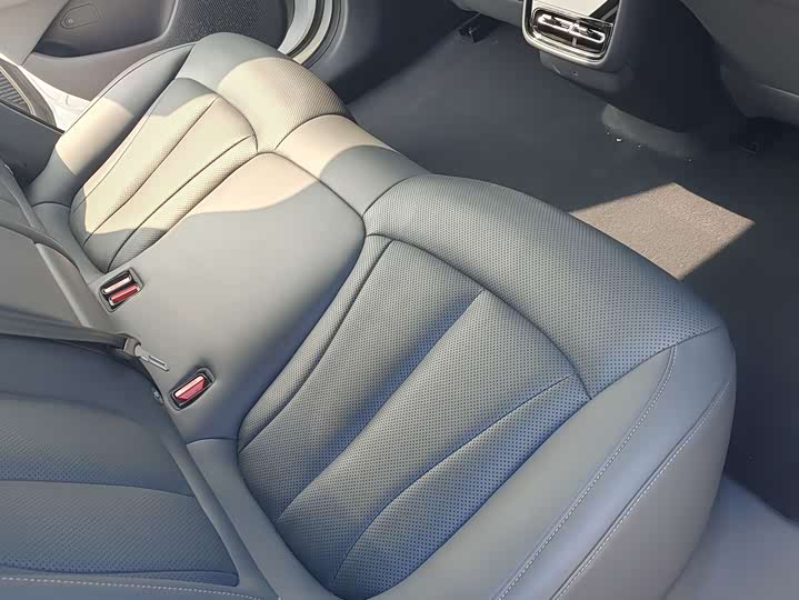 Фото 6 - XPeng F57