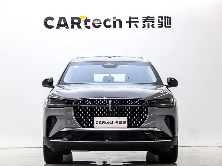 Фото 2 - Lincoln Nautilus