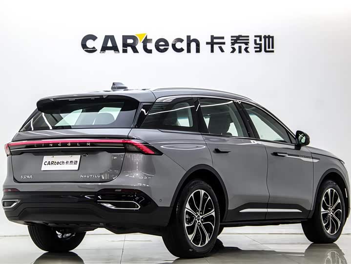 Фото 4 - Lincoln Nautilus