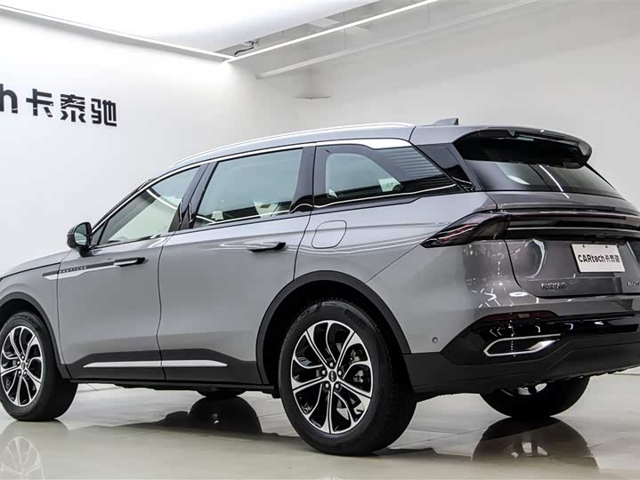 Фото 6 - Lincoln Nautilus