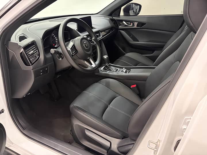 Фото 6 - Mazda CX-4