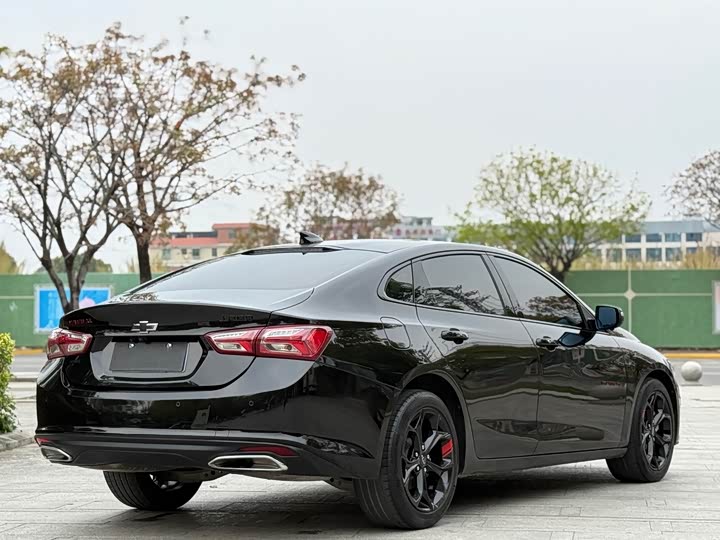 Photo 6 - Chevrolet Malibu XL