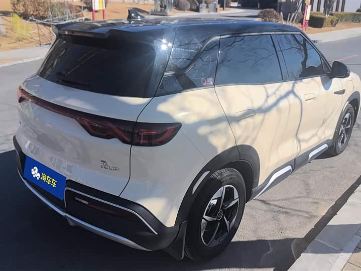 Фото 3 - BYD Yuan Up