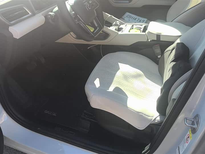 Фото 9 - BYD Yuan Up