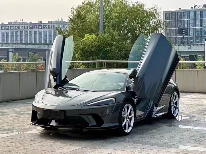 Фото 1 - McLaren GT