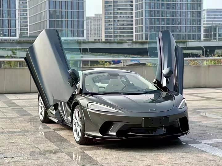 Фото 3 - McLaren GT