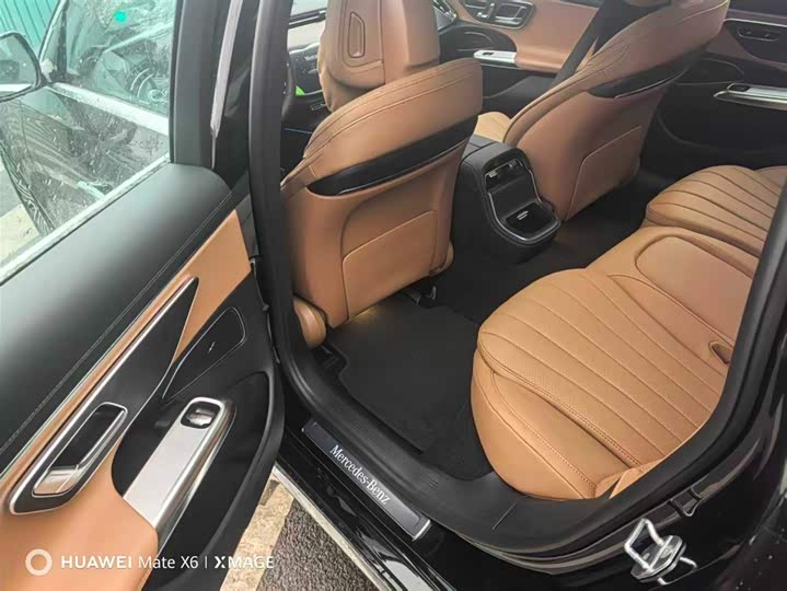 Фото 2 - Mercedes-Benz E-Class