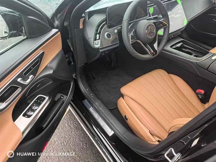 Фото 3 - Mercedes-Benz E-Class