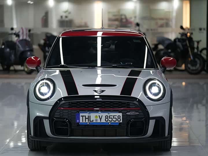 Photo 2 - Mini Mini JCW