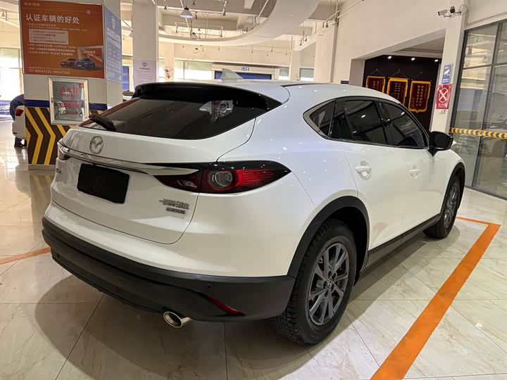 Photo 4 - Mazda CX-4