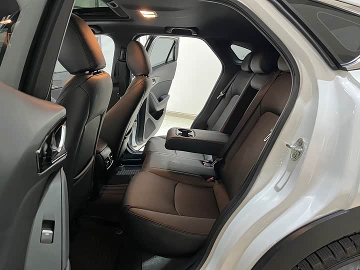 Photo 9 - Mazda CX-4