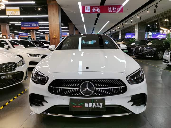 Фото 2 - Mercedes-Benz E-Class