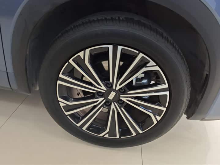 Фото 6 - Geely Galaxy Starship 7