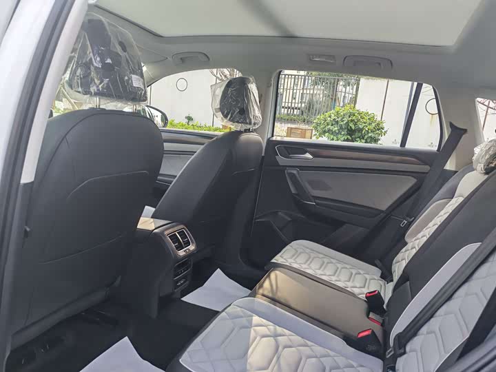 Фото 3 - Volkswagen Tayron