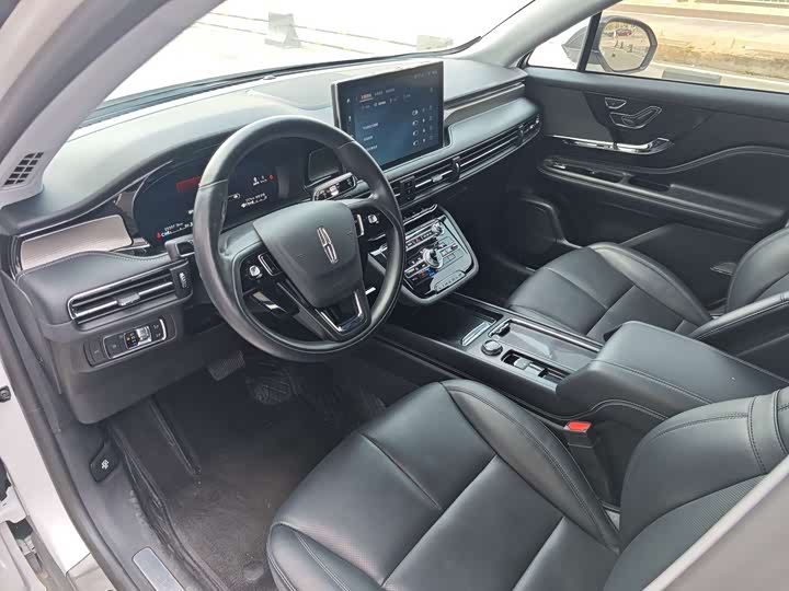 Photo 7 - Lincoln Corsair