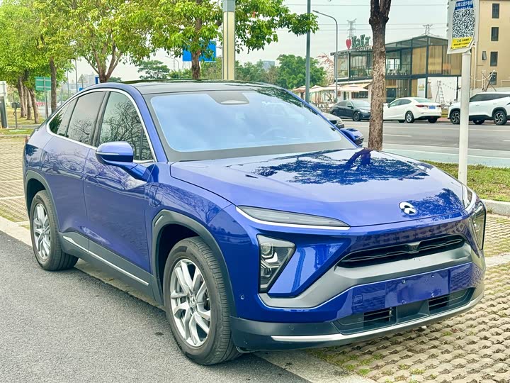 Фото 3 - Nio EC6