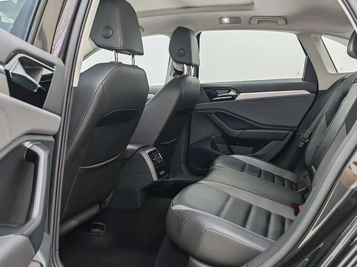 Фото 7 - Volkswagen Sagitar L