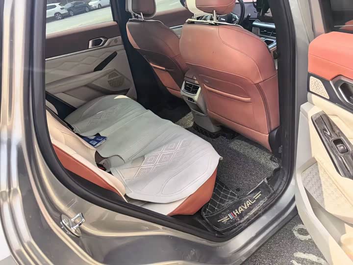 Photo 2 - Haval F7 (Monster)