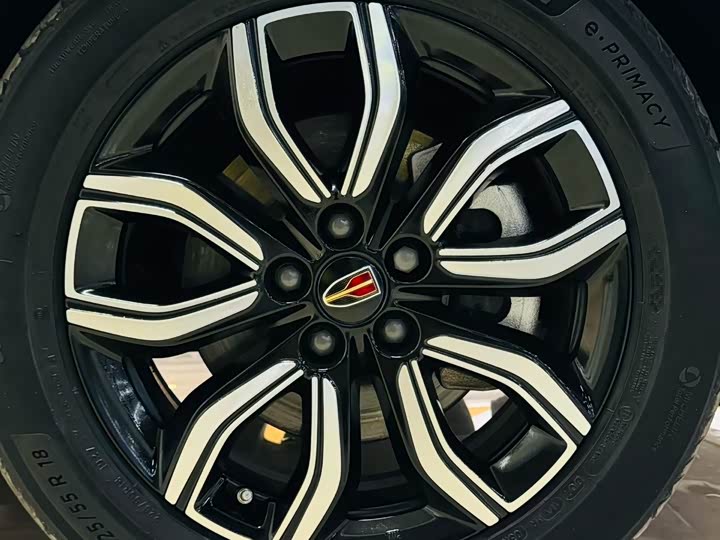 Фото 5 - Hongqi HQ9