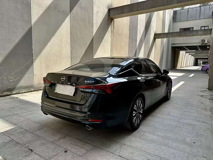 Photo 3 - Nissan Teana