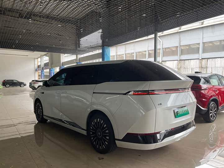 Фото 6 - XPeng X9