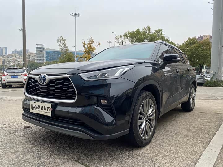 Photo 1 - Toyota Highlander