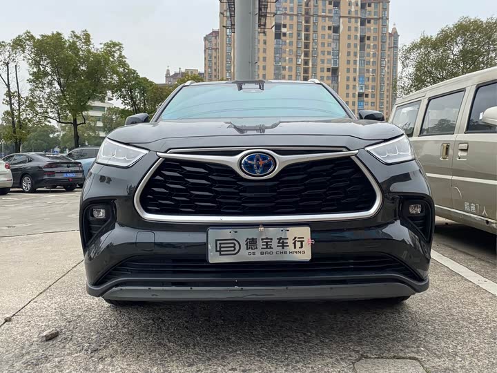 Photo 2 - Toyota Highlander