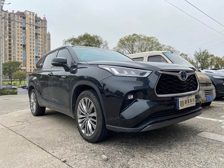 Photo 3 - Toyota Highlander