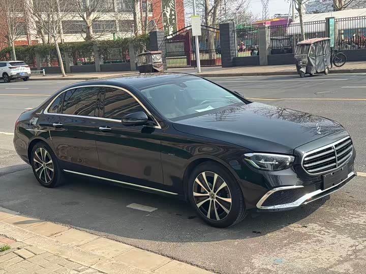 Фото 3 - Mercedes-Benz E-Class Hybrid