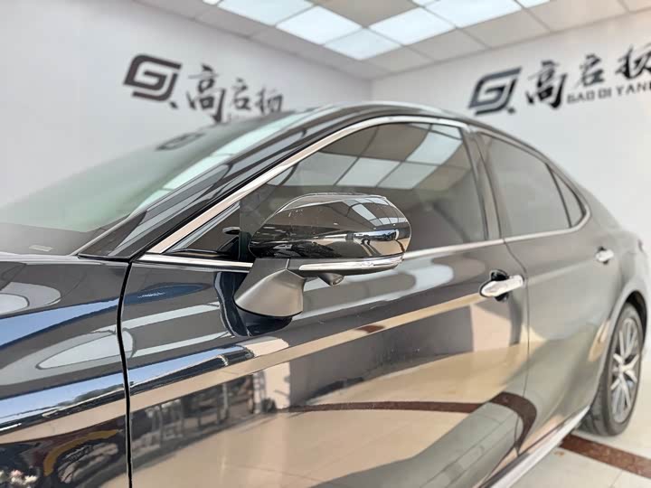 Фото 5 - Toyota Camry