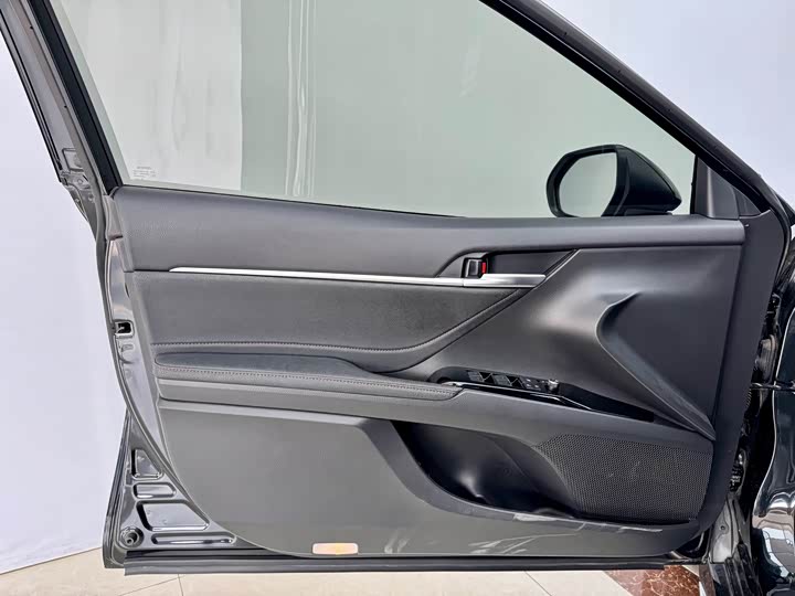 Фото 9 - Toyota Camry