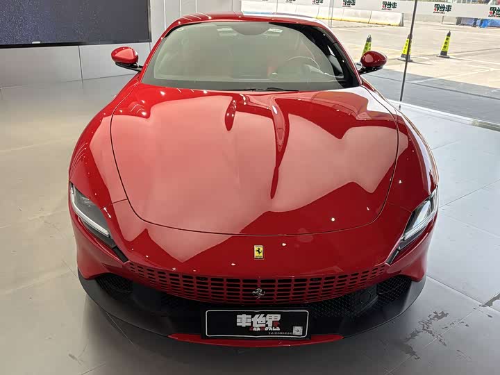 Photo 2 - Ferrari Roma