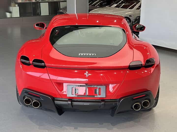 Photo 3 - Ferrari Roma