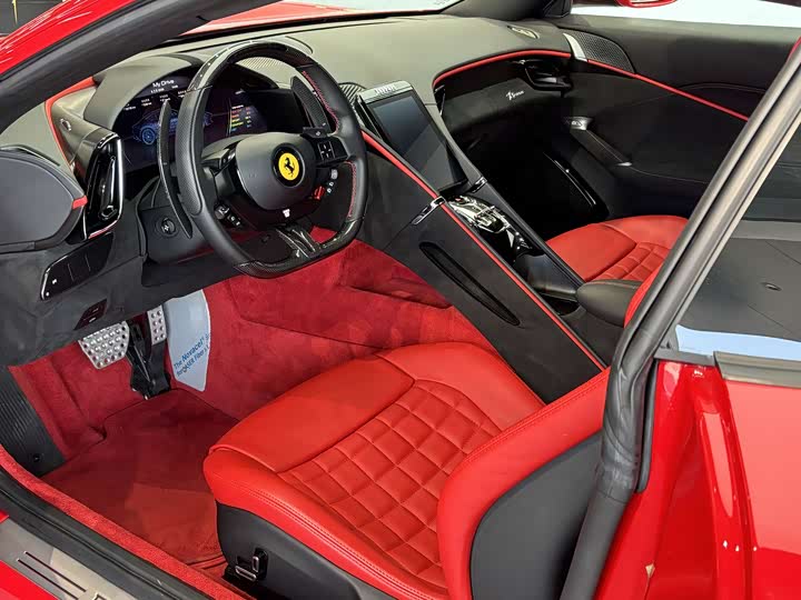 Photo 4 - Ferrari Roma