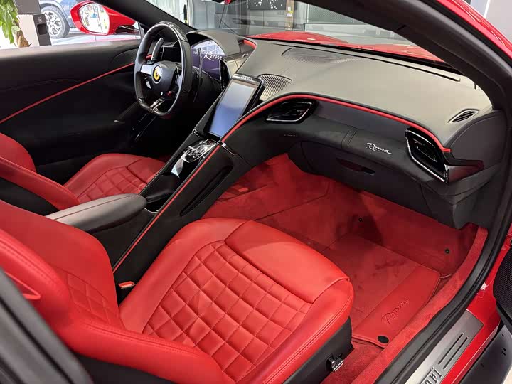 Photo 5 - Ferrari Roma