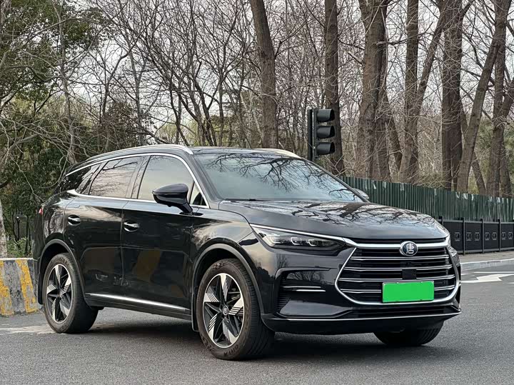 Фото 3 - BYD Tang Hybrid/EV