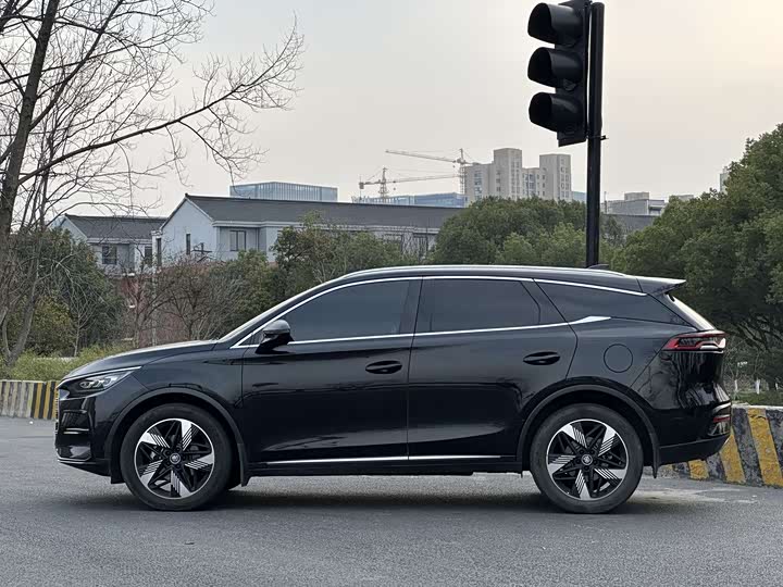 Фото 4 - BYD Tang Hybrid/EV