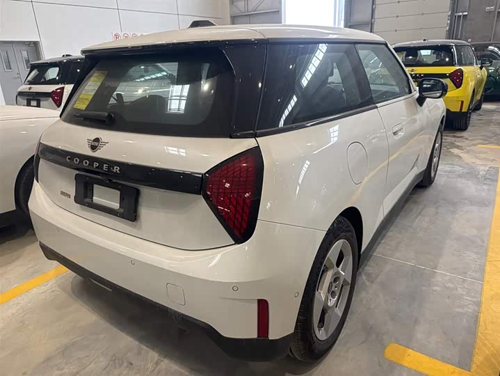 Photo 4 - Mini Cooper