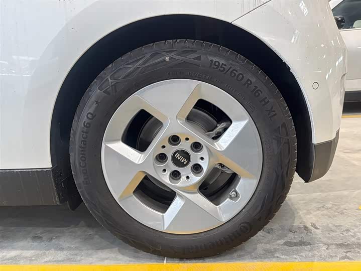 Photo 7 - Mini Cooper