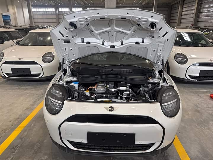 Photo 9 - Mini Cooper