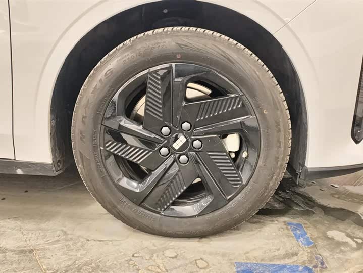 Фото 6 - Geely Galaxy L6