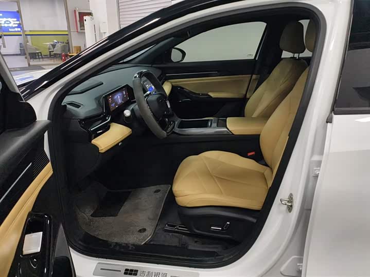 Фото 9 - Geely Galaxy L6