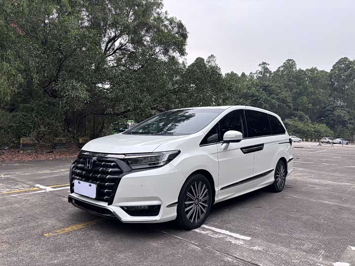 Фото 1 - Honda Elysion